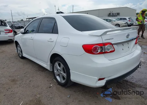 2013 Toyota Corolla S z USA, uszkodzony, nr VIN 5YFBU4EE3DP081175